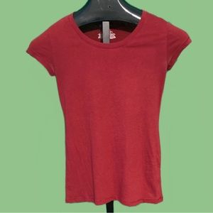 No Boundaries Juniors' T-Shirt with Short Sleeves, Burgundy XS